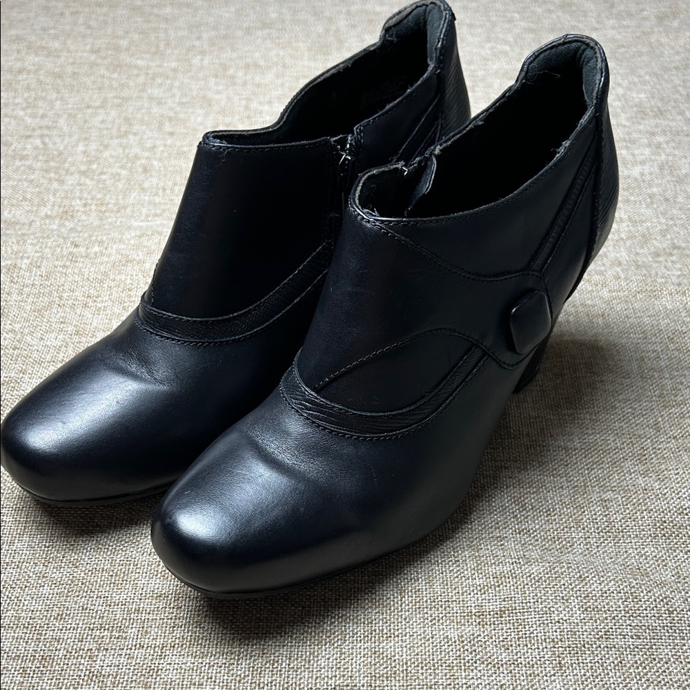 Clark’s Bendable Ruby Edge Ankle Boots